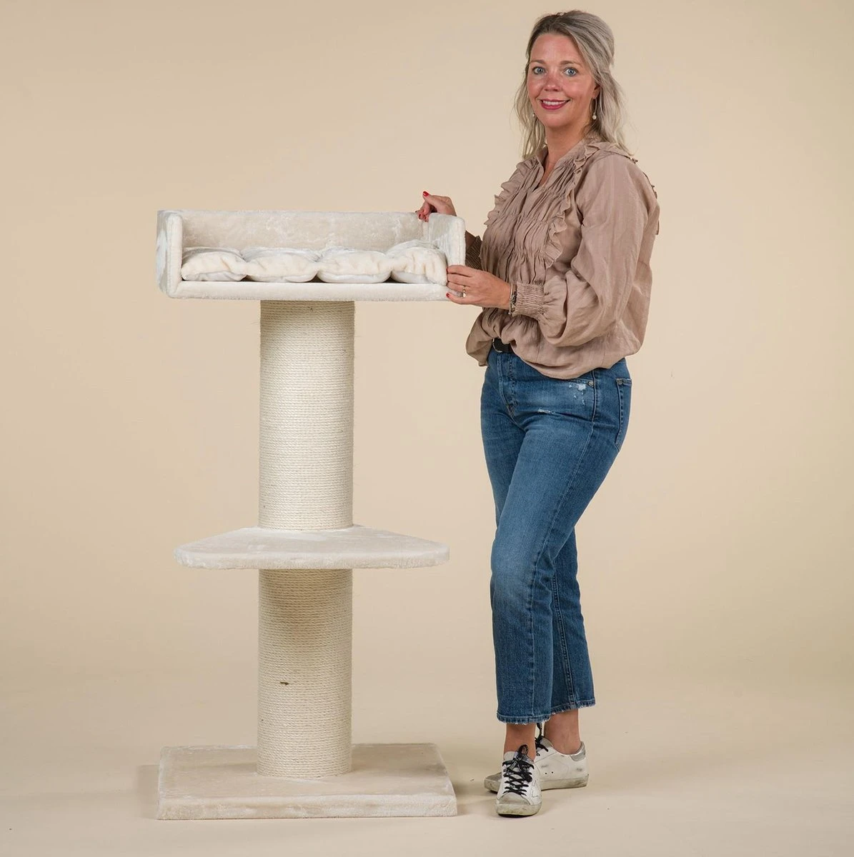 Krabpaal Voor Grote Katten Maine Coon Lounge Krabpaal - Beige - 60 X 60 X 120 Cm 3 Krabpaal Voor Grote Katten Maine Coon Lounge Krabpaal - Beige - 60 X 60 X 120 Cm