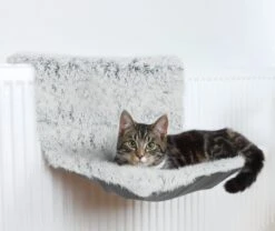 Trixie Radiator Hangmat Harvey Langhaar Pluche / Velours Wit Zwart - 45X31X26 CM 9 Trixie Radiator Hangmat Harvey Langhaar Pluche / Velours Wit Zwart - 45X31X26 CM -Kattenbenodigdheden 1200x1011 7