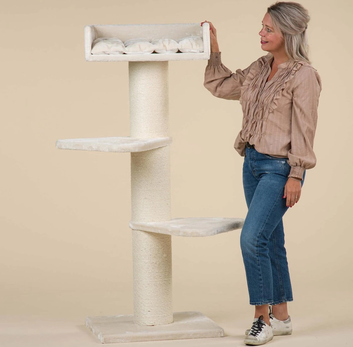 RHR Quality Royalty Krabpaal - Crème/wit - 60 X 60 X 155 Cm 3 RHR Quality Royalty Krabpaal - Crème/wit - 60 X 60 X 155 Cm