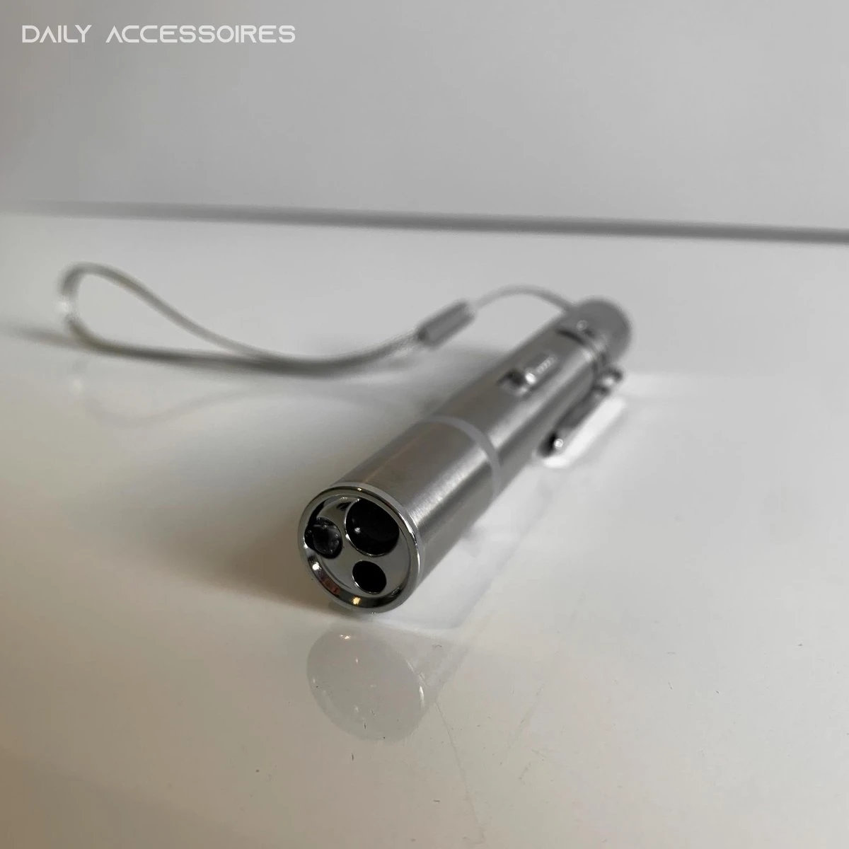 Merkloos Laserpen - Daily Accessoires - USB Oplaadbaar - Kattenspeeltjes - Laserlampje - 7 Verschillende Standen - RVS Zilver - Zaklamp - UV Lamp – Kattenspeelgoed 7 Merkloos Laserpen - Daily Accessoires - USB Oplaadbaar - Kattenspeeltjes - Laserlampje - 7 Verschillende Standen - RVS Zilver - Zaklamp - UV Lamp – Kattenspeelgoed - Afbeelding 5
