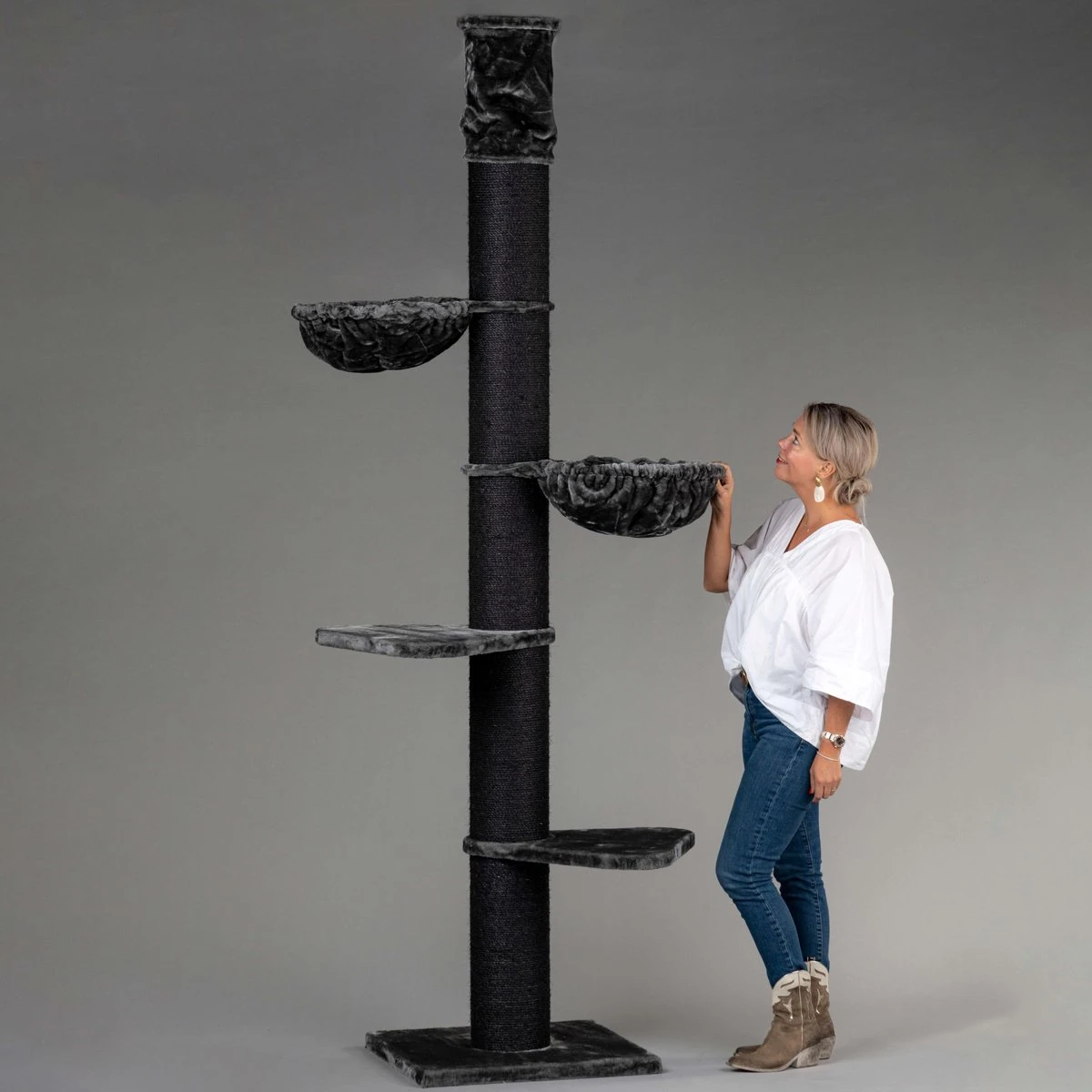 Krabpaal Plafondhoog Voor Grote Katten Maine Coon Tower Blackline Donkergrijs Antraciet Van RHRQuality 3 Krabpaal Plafondhoog Voor Grote Katten Maine Coon Tower Blackline Donkergrijs Antraciet Van RHRQuality