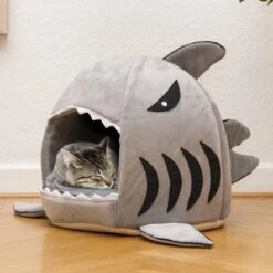 MikaMax Haai Hondenmand - Kattenmand - Dierenmand - Huisdierkussen - Mand Of Bed - Origineel - Extra Zacht Materiaal - 42 X 42 X 36 Cm -Kattenbenodigdheden 1200x1200 953