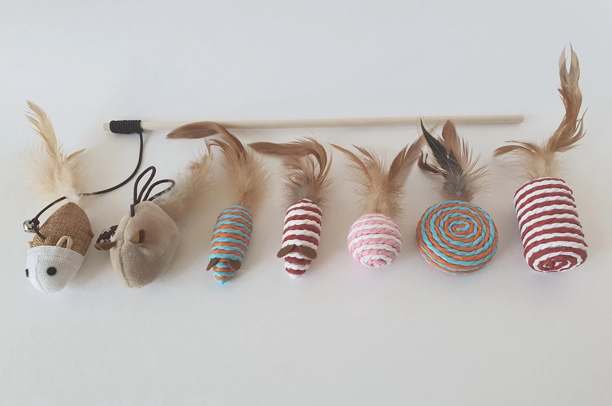 Make Life Beautiful® - Kattenspeeltjes Set - 7-delig - Kattenspeelgoed - Kattenhengel - Speelmuisjes - Kattenspeelgoed Set 4 Make Life Beautiful® - Kattenspeeltjes Set - 7-delig - Kattenspeelgoed - Kattenhengel - Speelmuisjes - Kattenspeelgoed Set - Afbeelding 2